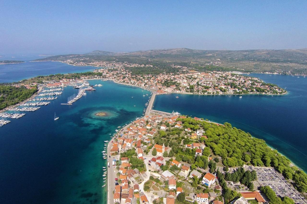 Family Friendly Seaside Apartments Rogoznica - 2010 Dış mekan fotoğraf