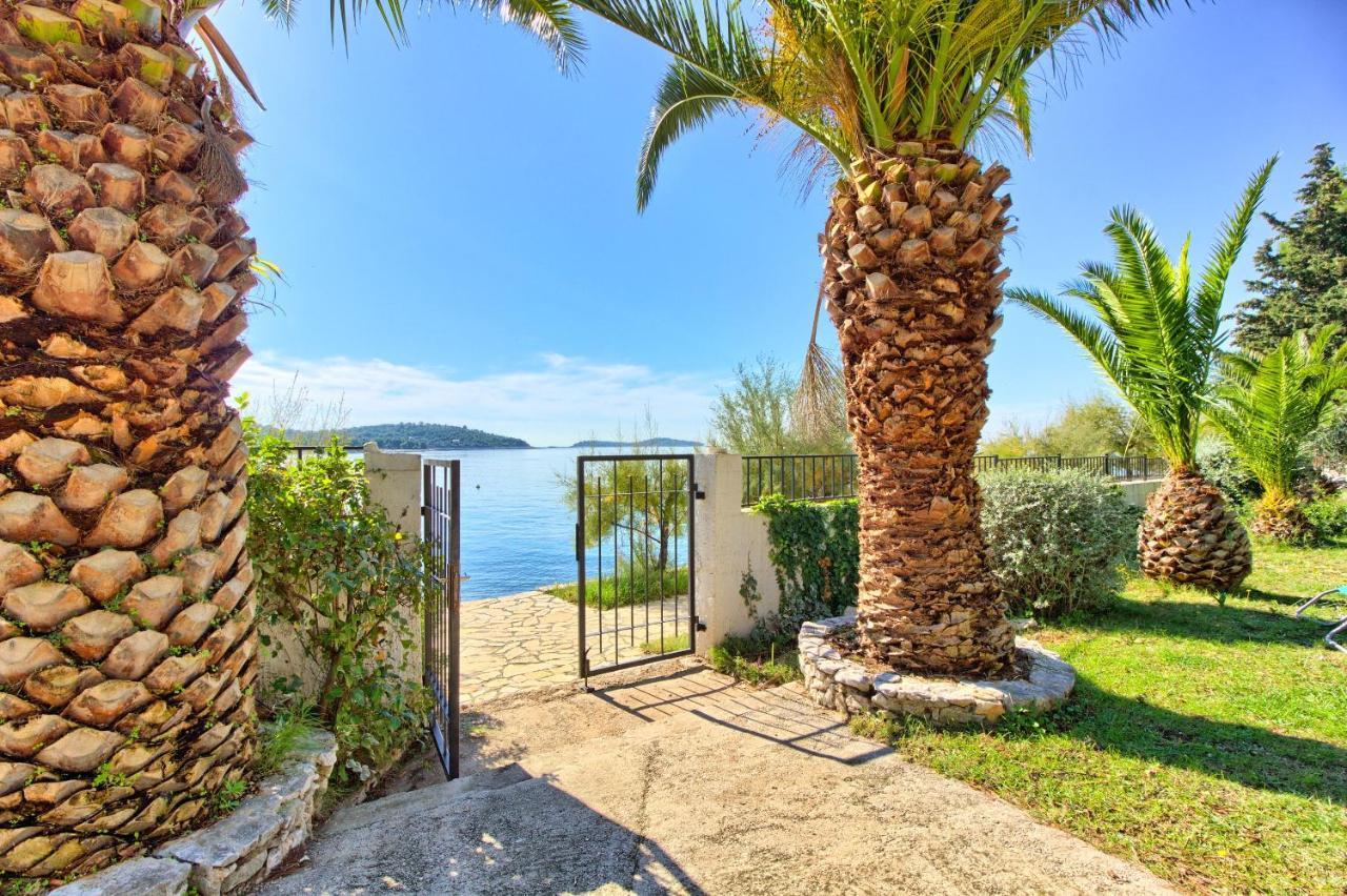 Family Friendly Seaside Apartments Rogoznica - 2010 Dış mekan fotoğraf