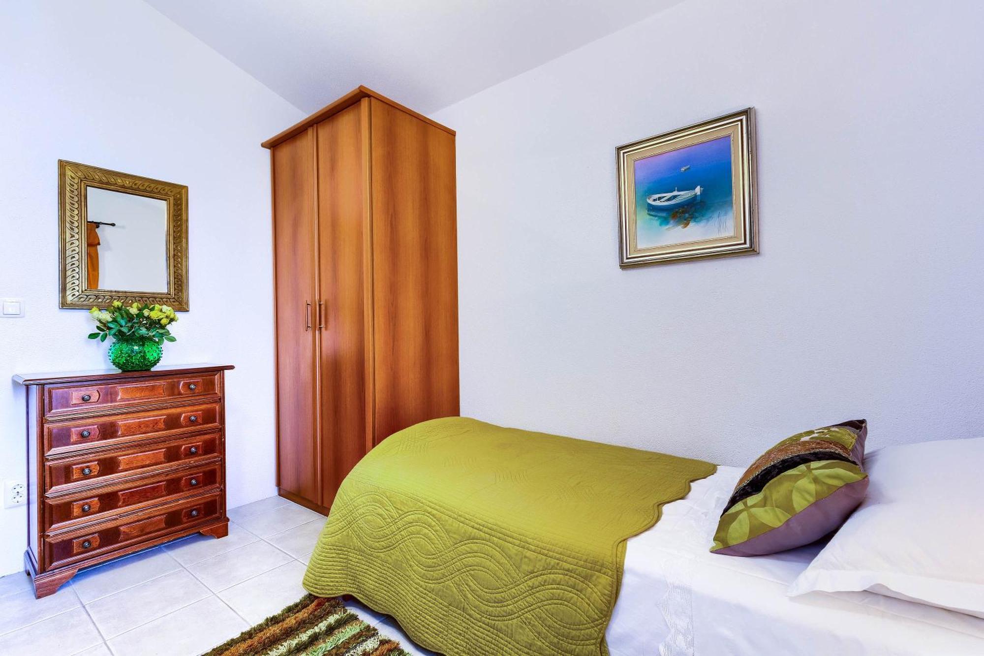 Family Friendly Seaside Apartments Rogoznica - 2010 Oda fotoğraf